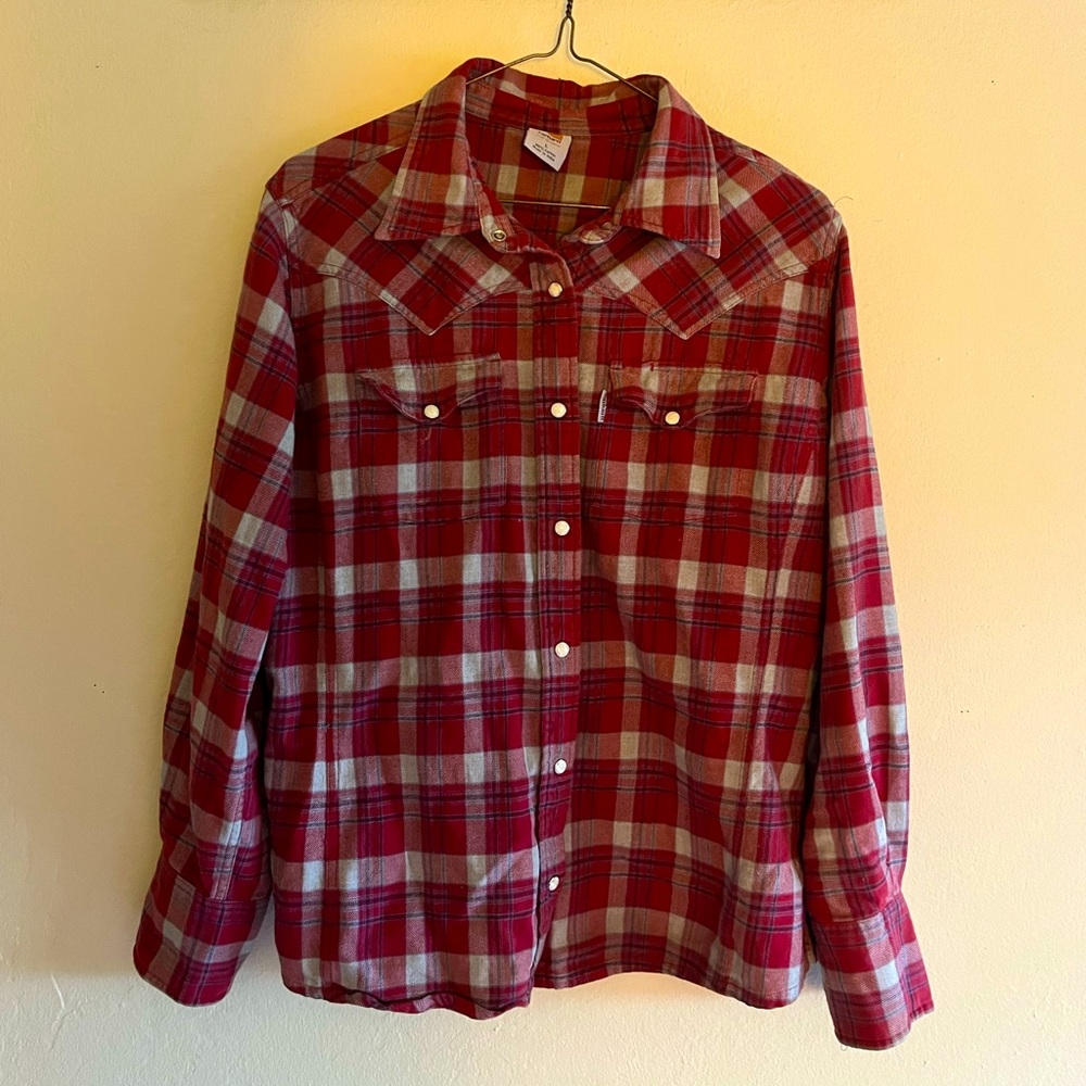 Ladies L snap carhartt flannel shirt red plaid 100 cotton cozy layering piece!